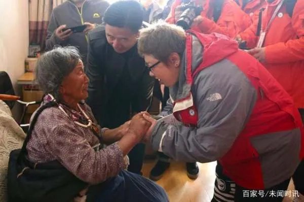 韩红为武汉募捐1.43亿元,倾家荡产的背后,揭露了什么?