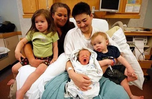 全球首例“生孩子的男人”,近况如何?