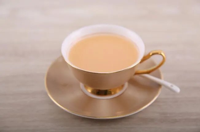 秋天的第一杯奶茶心情说说 秋天一杯奶茶的简短句子
