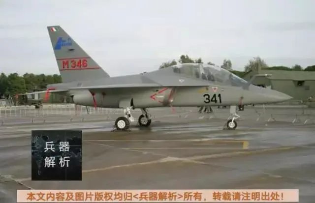 如何评价L-15高级教练机?