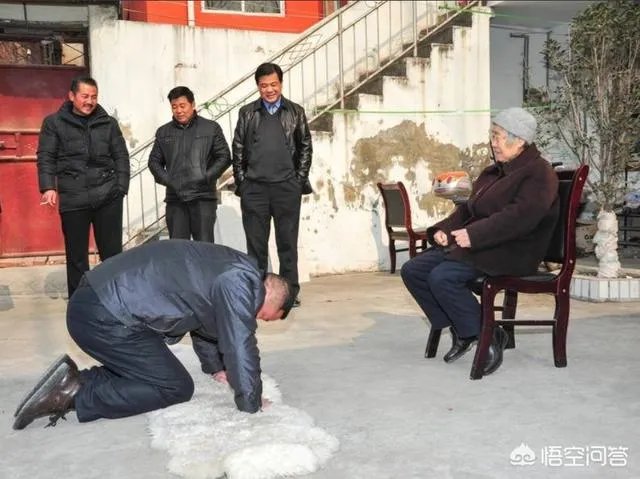 快过年了,你愿意选择手机拜年,还是喜欢面对面拜年?