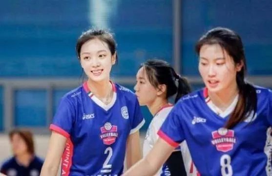 中国女排1米88女神,男友的身高2米,她是谁呢?