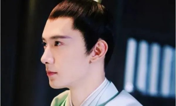 如何评价《烈火如歌》中的“玉自寒”?