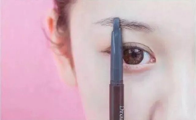 十个纹眉九个后悔图片