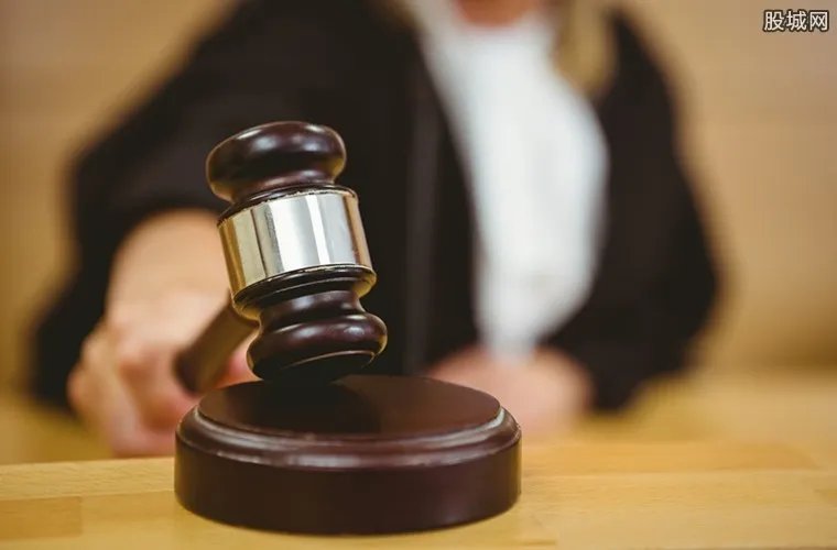 列车取消吸烟区 大学生遭遇二手烟起诉铁路局