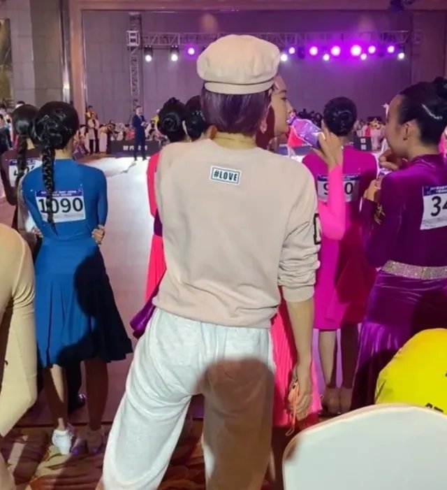 马伊琍母亲节晒素颜自拍,马伊琍近况怎样?