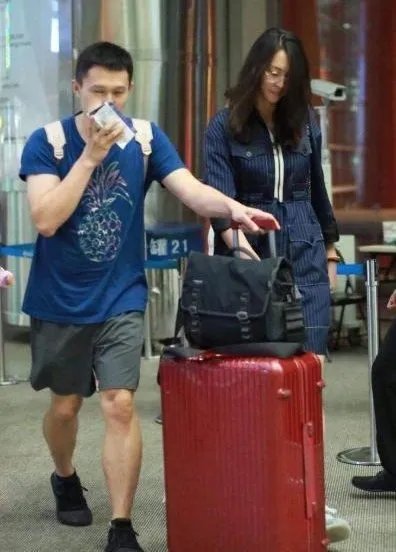 排球女王惠若琪和丈夫之间在身高上有什么样的差距?