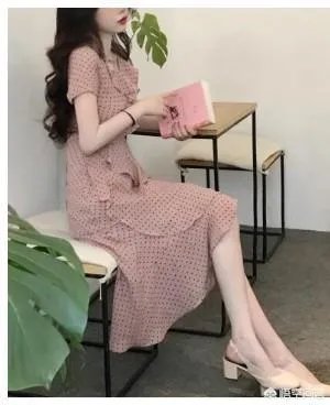 复古的波点裙怎么搭配才好看?