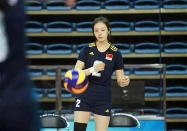 中国女排1米88女神,男友的身高2米,她是谁呢?