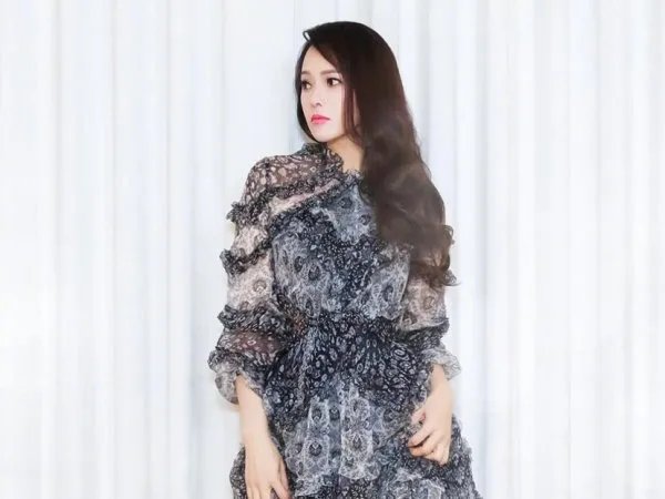小哈利晒女装照引热议,伊能静的哪些真性情告白让人感动?