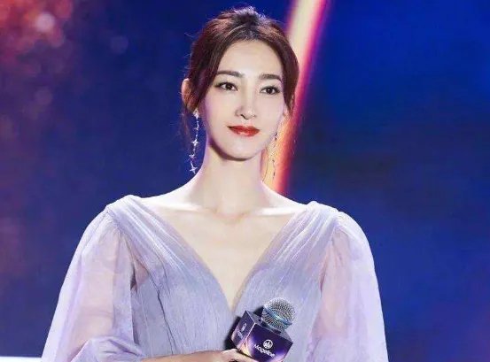 张雨绮的性格很受人欢迎,王丽坤是冲她性格选这队的吗?