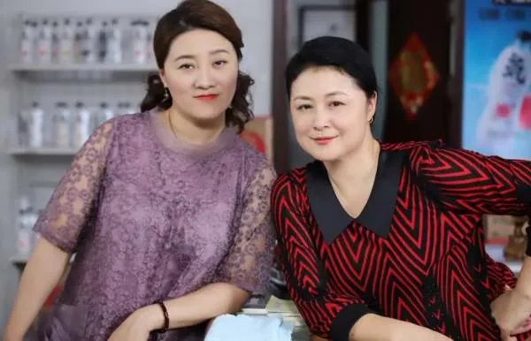 宋小宝悼念于月仙,他们之间的关系如何?