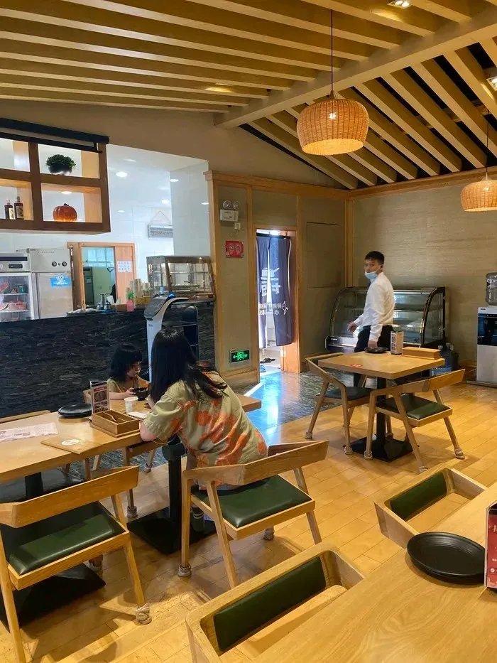 你网吧开黑没来的队友,可能都在洗浴中心敲背