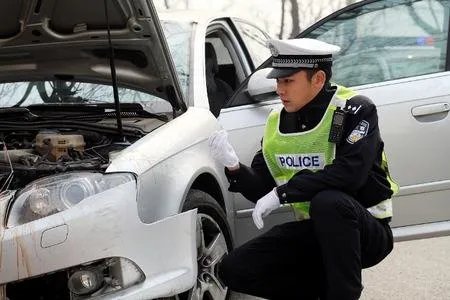 民警嘶吼50分钟喊村民起床,这是怎么一回事?