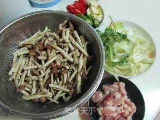 干锅茶树菇