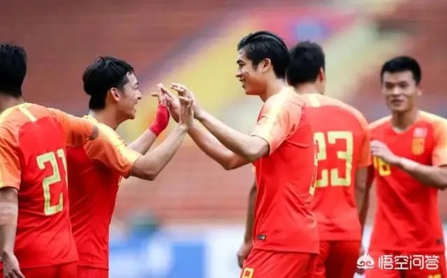 国奥狂屠菲律宾张玉宁背转体头球梅开二度，他是不是已经超越了武磊成了国足锋线头牌？