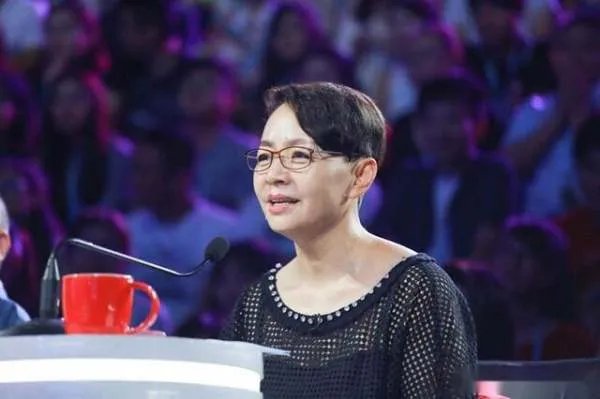 宋丹丹的恋情为何如此坎坷？