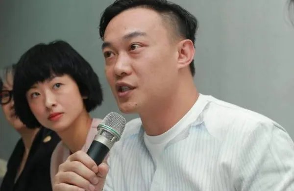 陈奕迅说很久没收入了,但老婆花钱厉害,你怎么看?