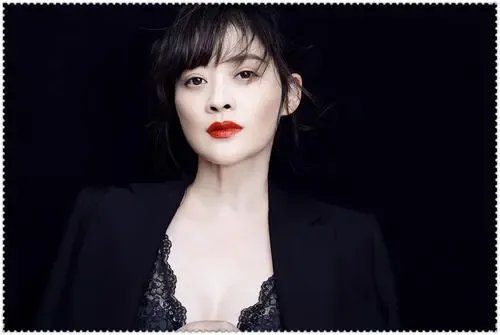 梅婷一家四口走机场,身穿黑色运动服,你喜欢她吗?