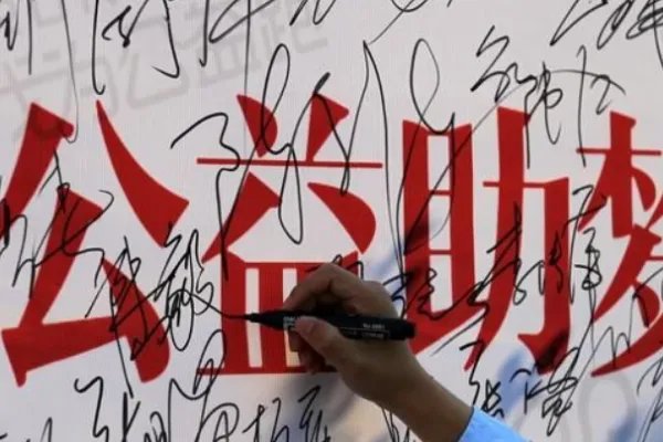 朋友圈里,为什么给“水滴筹”捐款的人越来越少?