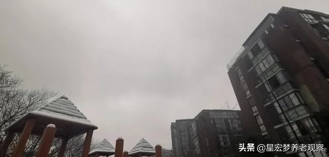最近想入手美达浅草明苑小区的房子,但是中介推荐了一个边户,美达浅草明苑小区噪音大吗?可以入手吗?