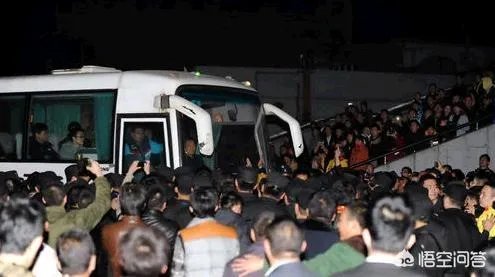 马布里当年在球员通道暴打山西队球迷被围堵大巴车,当时是怎么回事?