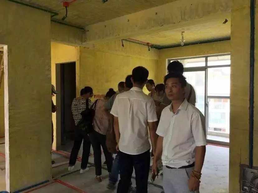 参观样板房:堂堂装修顾问,岂能如此怠慢?