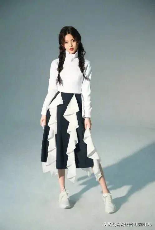 杨超越为什么会受人追捧?