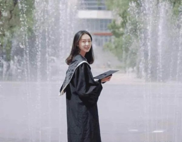 中国女排1米88女神,男友的身高2米,她是谁呢?