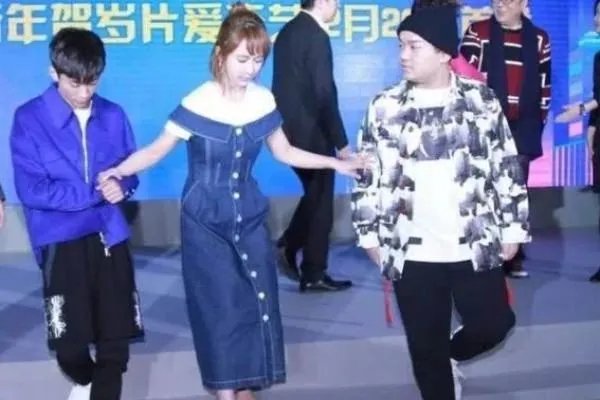 张一山默默的为杨紫做了哪些事情令你感动？