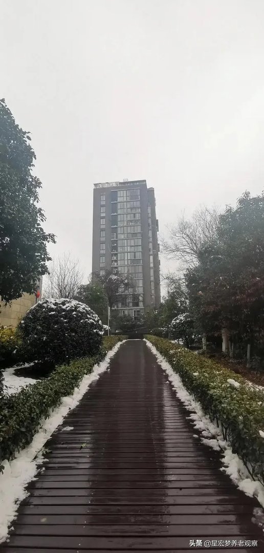最近想入手美达浅草明苑小区的房子,但是中介推荐了一个边户,美达浅草明苑小区噪音大吗?可以入手吗?