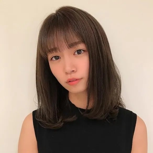 散发轻熟性感的魅力!号称日本“魔鬼上围”菜乃花!