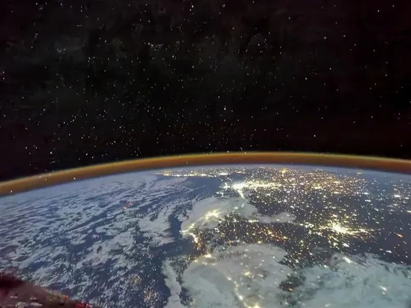 神十二航天员在轨摄影大片：第一视角看绝美地球