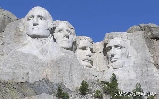 特朗普想把自己的雕像加到总统山上,你觉得他够格吗?