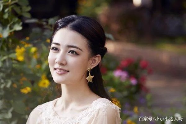 英气逼人的徐璐在之前是一位军人,如果不进娱乐圈,她留在部队会怎么样?
