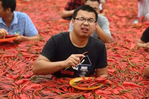 湖南人年均消费辣椒100斤,湖南人为什么那么喜欢吃辣呢?