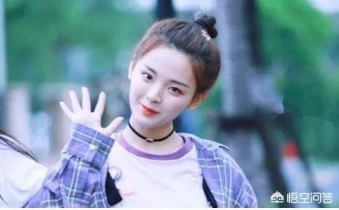杨超越为什么会受人追捧?