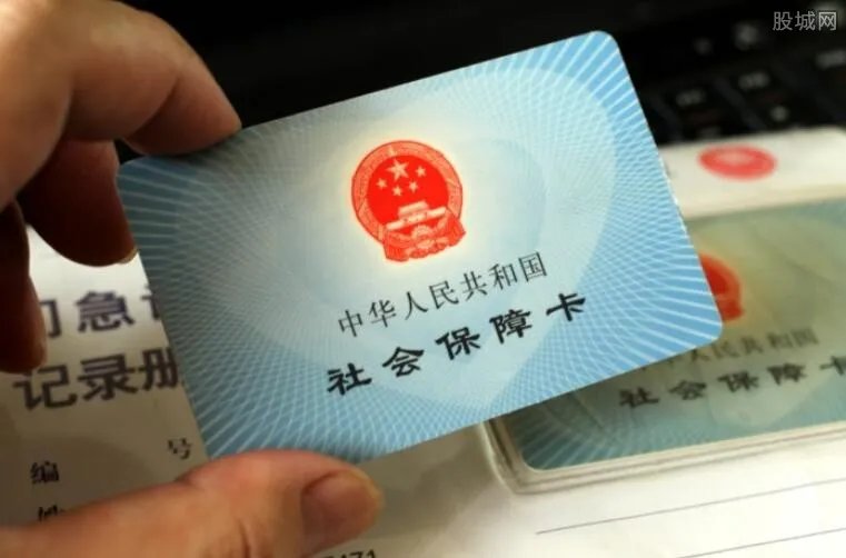 社保一年要交多少钱 社保十五年能领多少钱？