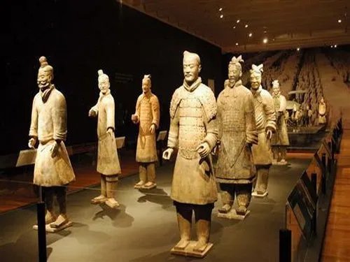 去西安旅游，必去的地方是哪几个？