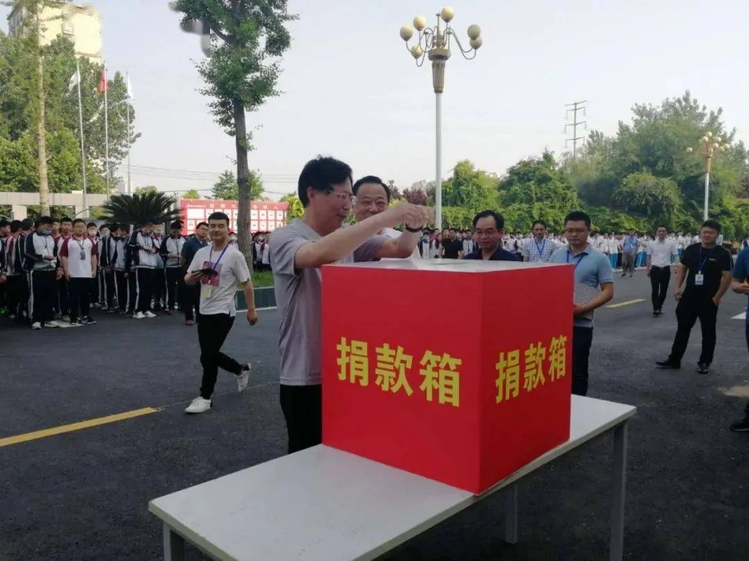 江苏大三女生众筹为父治病2年后全部归还,你在她身上看到了什么品质?