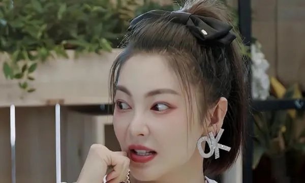 一张嘴就是F调!张雨绮唱大花轿唱到缺氧,现场人员有何反应?