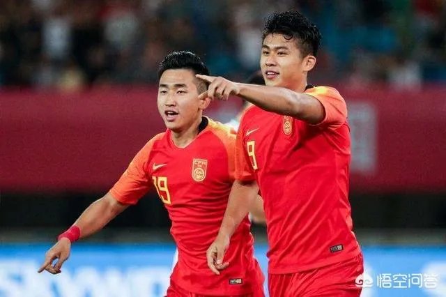 国奥狂屠菲律宾张玉宁背转体头球梅开二度，他是不是已经超越了武磊成了国足锋线头牌？