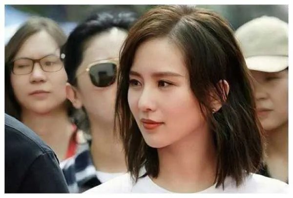 《亲爱的自己》中刘诗诗与朱一龙有吻戏，吴奇隆会吃醋吗？