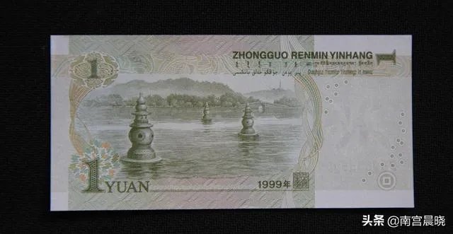 三潭印月有什么特色?