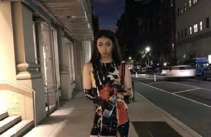 小哈利晒女装照引热议,伊能静的哪些真性情告白让人感动?