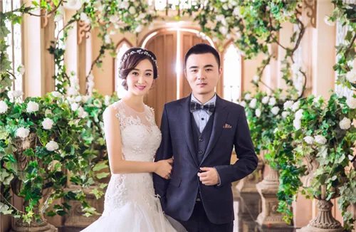 西安婚纱摄影工作室排行榜 西安拍婚纱照一般多少钱