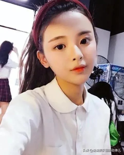 杨超越为什么会受人追捧?