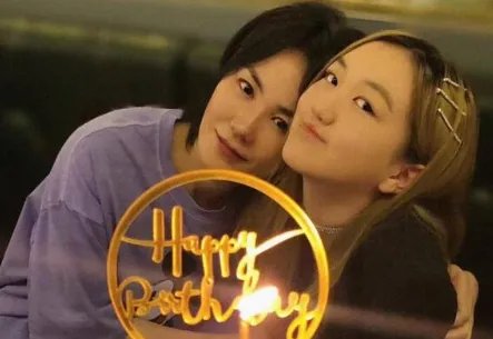 王菲女儿治疗兔唇花了几百万,嘴是治好了,但脸为何却越来越奇怪?
