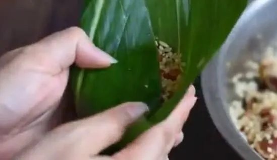 三角粽子的包法 新手一学就会的三角粽包法步骤
