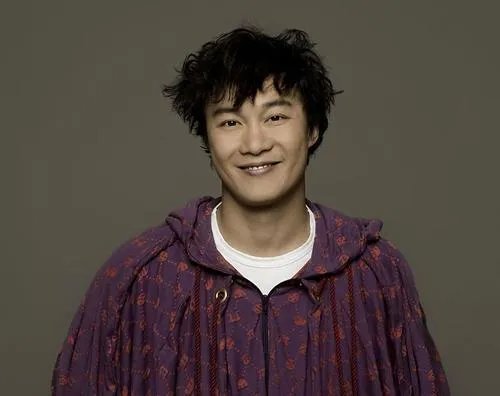 陈奕迅说很久没收入了,但老婆花钱厉害,你怎么看?